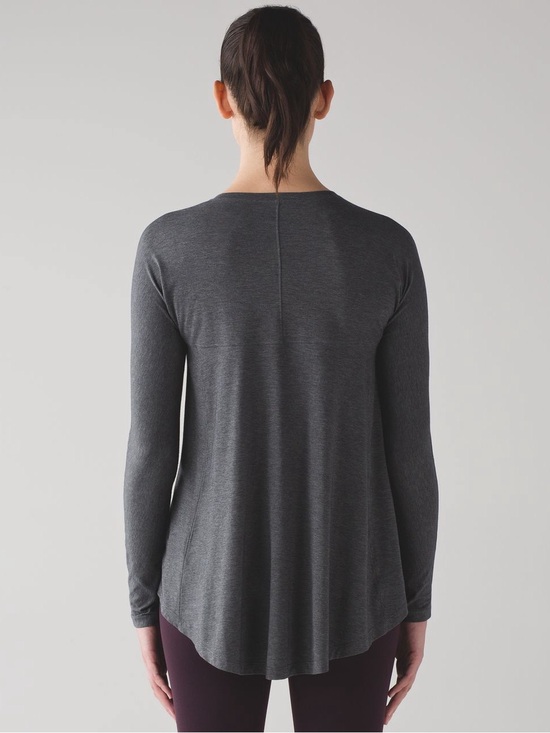 lululemon athletica Tops - 🍂2 for $15 Lululemon Acadia Long Sleeve
Heathered Pitch Grey Like New
Size 6 *a
